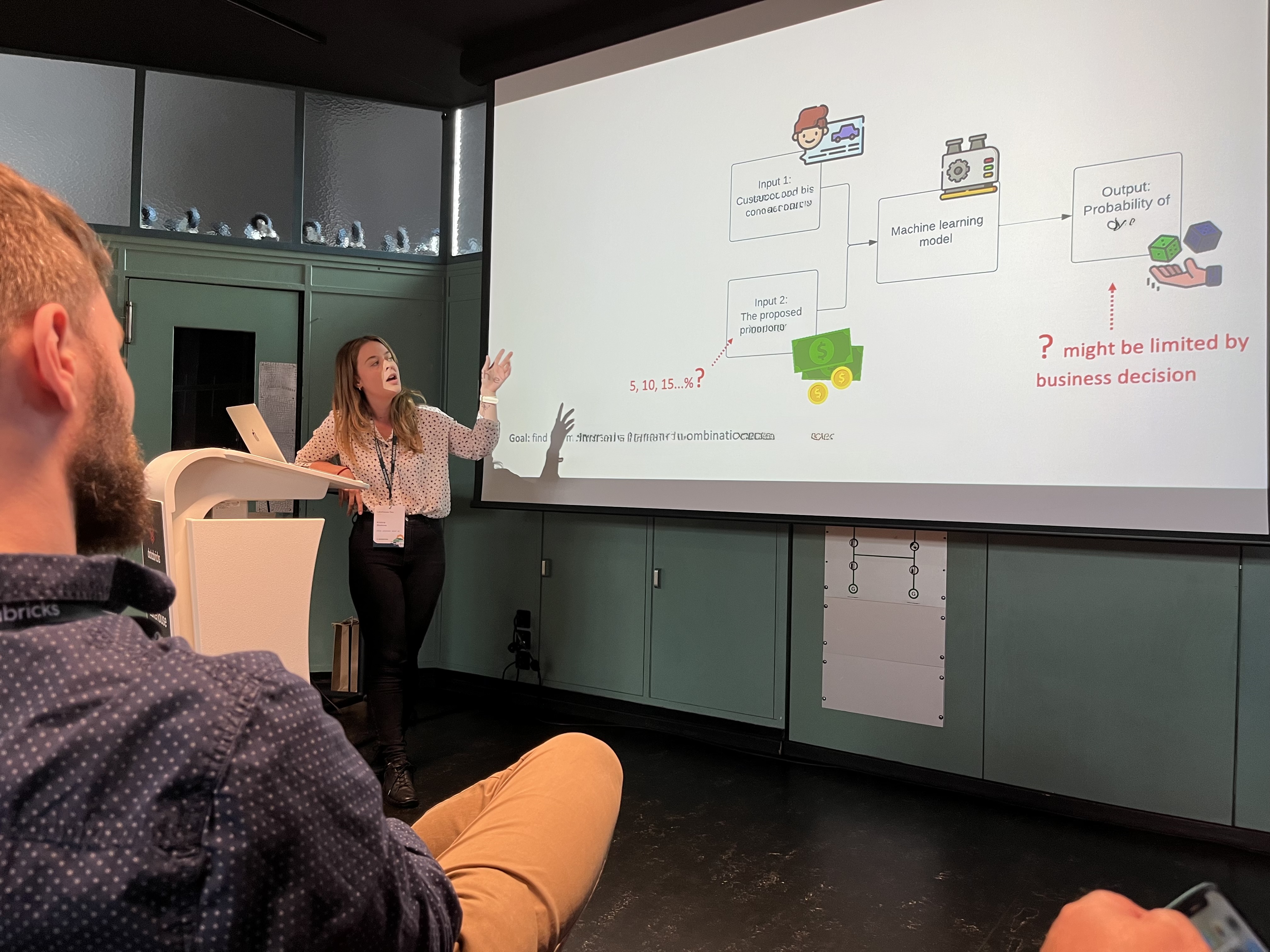 Kristína vedie workshop o umelej inteligencii pre tím